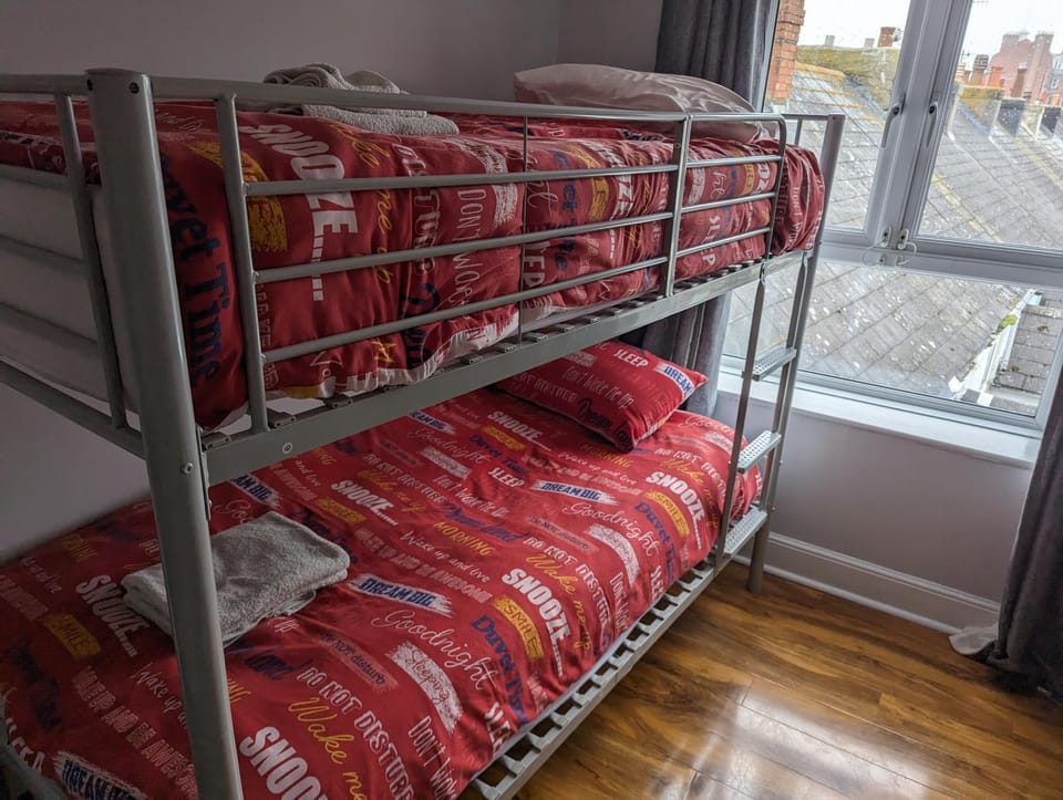 Bed, Bedroom, bunk bed