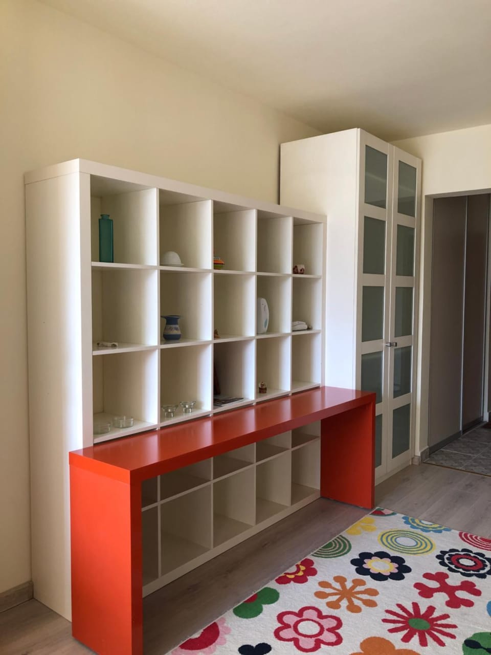 hair dresser, storage, storage