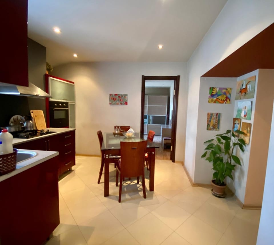 Kitchen or kitchenette, Dining area, kitchen