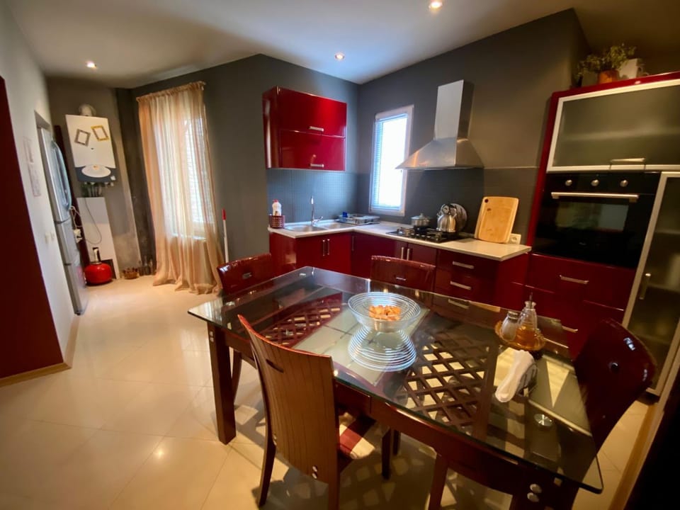 Kitchen or kitchenette, Dining area, kitchen