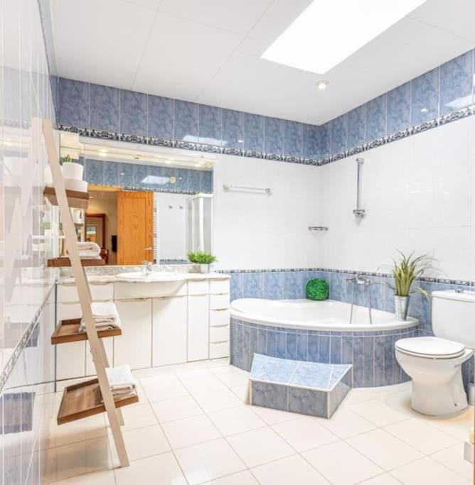 Bathroom, Bath