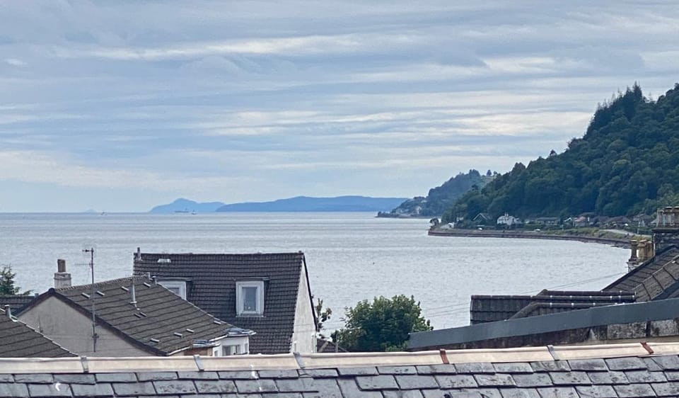 The Sleeping Lion - Dunoon Holiday Home Apartment in Dunoon