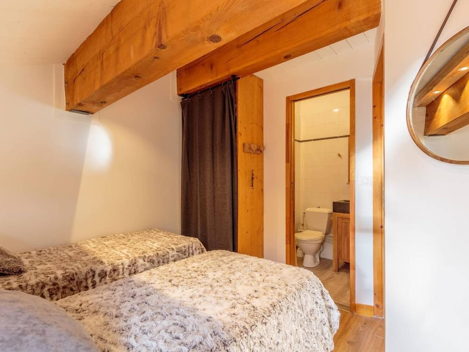 Chalet lumineux avec 4 chambres et parking à La Plagne - FR-1-351-144 Chalet in Mâcot-la-Plagne