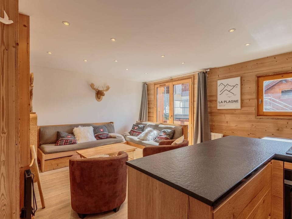 Chalet lumineux avec 4 chambres et parking à La Plagne Chalet in Mâcot-la-Plagne
