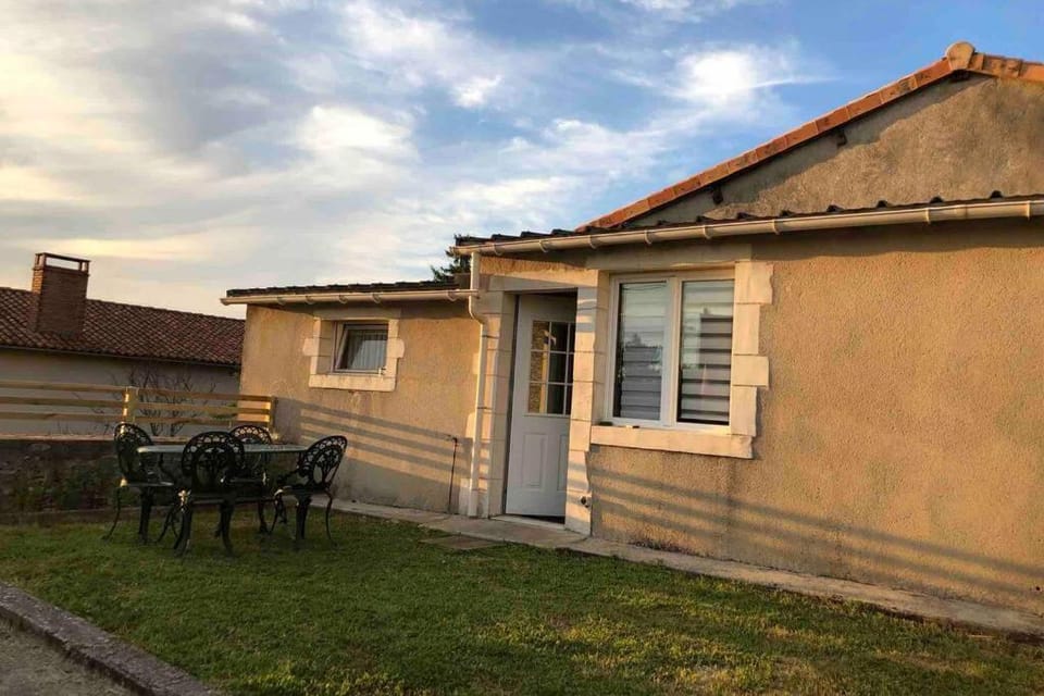 Charmante maison dans la vallée de la Charente House in Nouvelle-Aquitaine