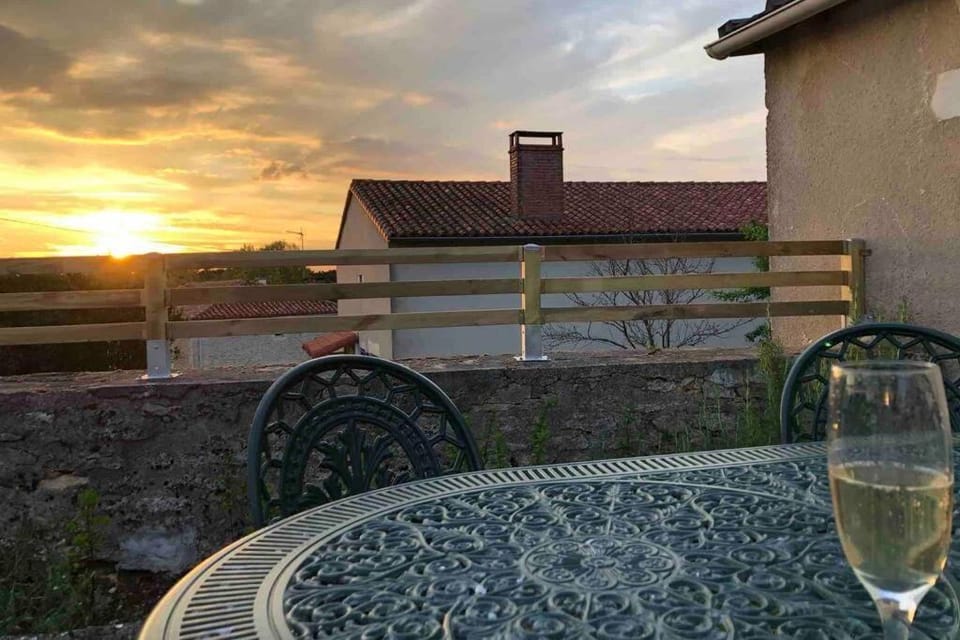 Charmante maison dans la vallée de la Charente House in Nouvelle-Aquitaine