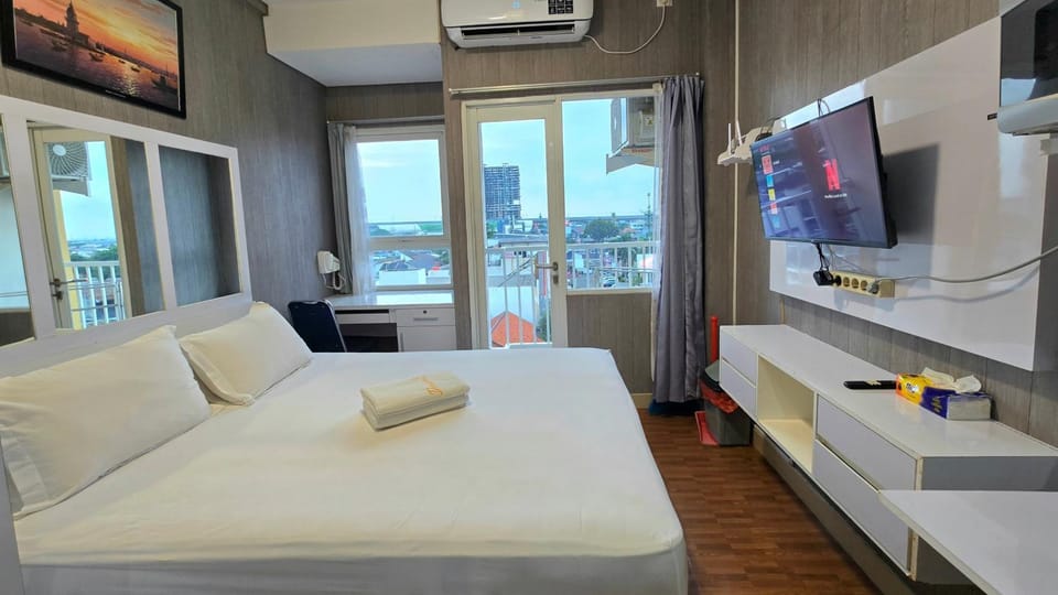 Bed, Living room, Photo of the whole room, Bedroom, air conditioner