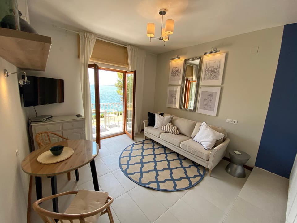 Apartman V Apartment in Šibenik-Knin County, Croatia