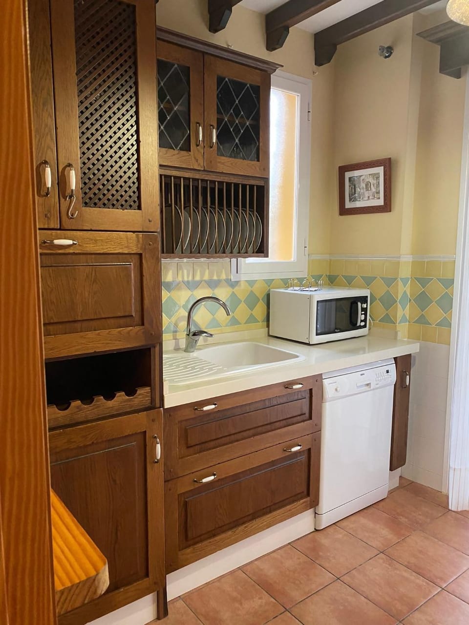 Kitchen or kitchenette, dishwasher