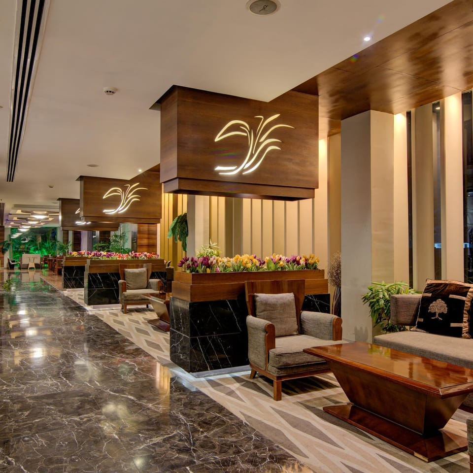 Restaurant/places to eat, Seating area