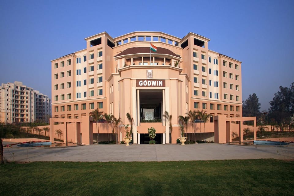 Property building, Facade/entrance