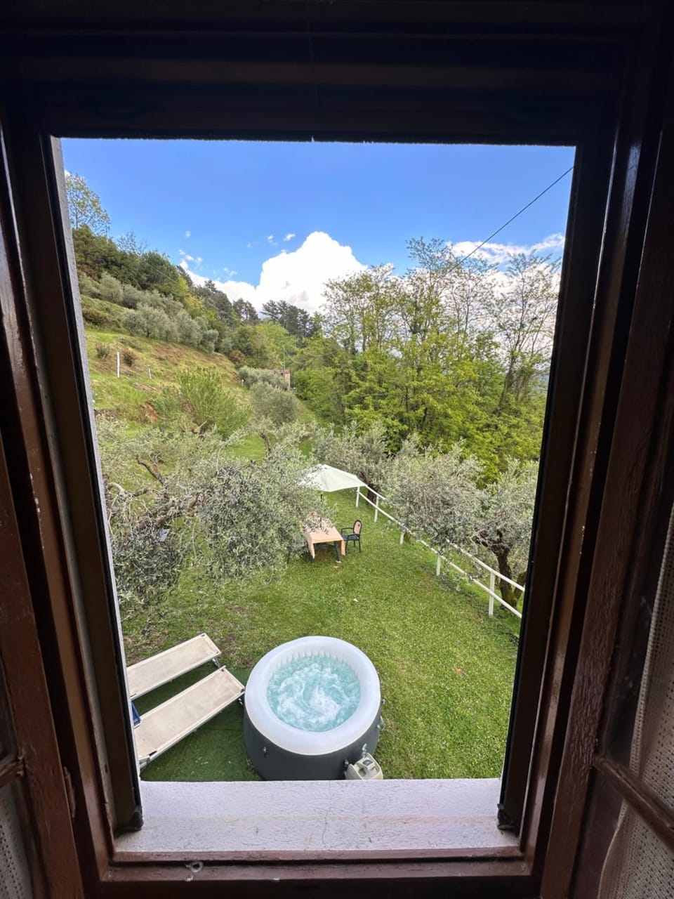 Spring, Natural landscape, Garden, Hot Tub, Dining area, Bedroom, Garden view, Mountain view