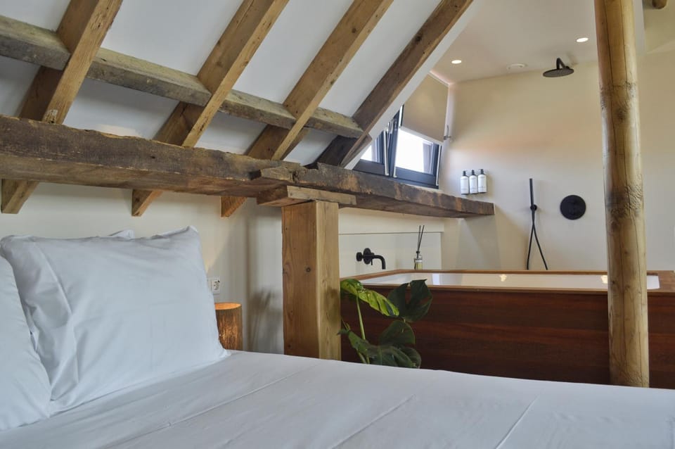 Bathroom, Bedroom