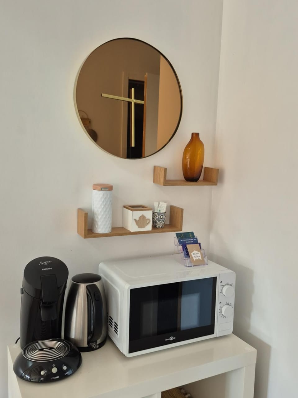 Coffee/tea facilities, Kitchen or kitchenette, microwave