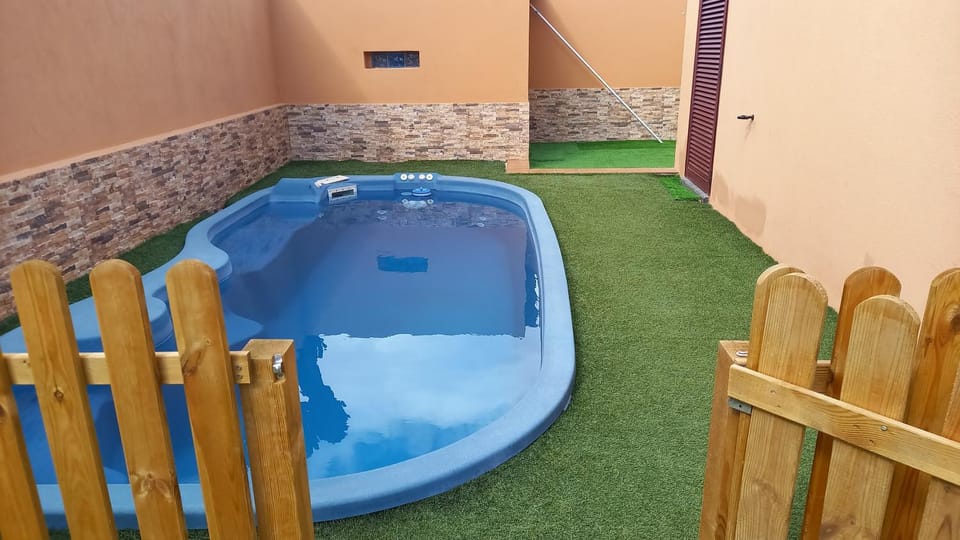 Casa Pitaya, acogedora, con piscina, fibra óptica House in Maxorata