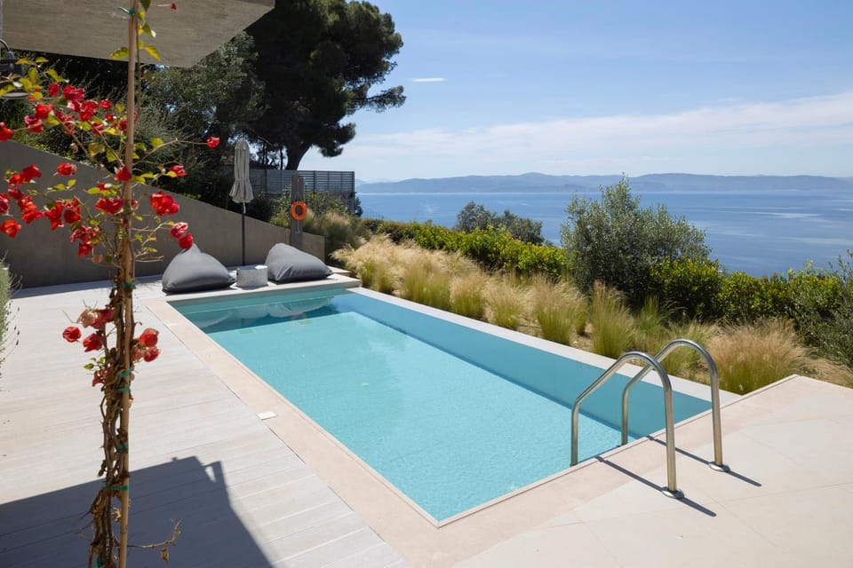 Day, Mountain view, Pool view, Sea view, Swimming pool, sunbed