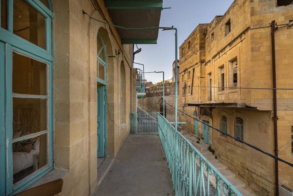 Neighbourhood, Balcony/Terrace, City view, Street view