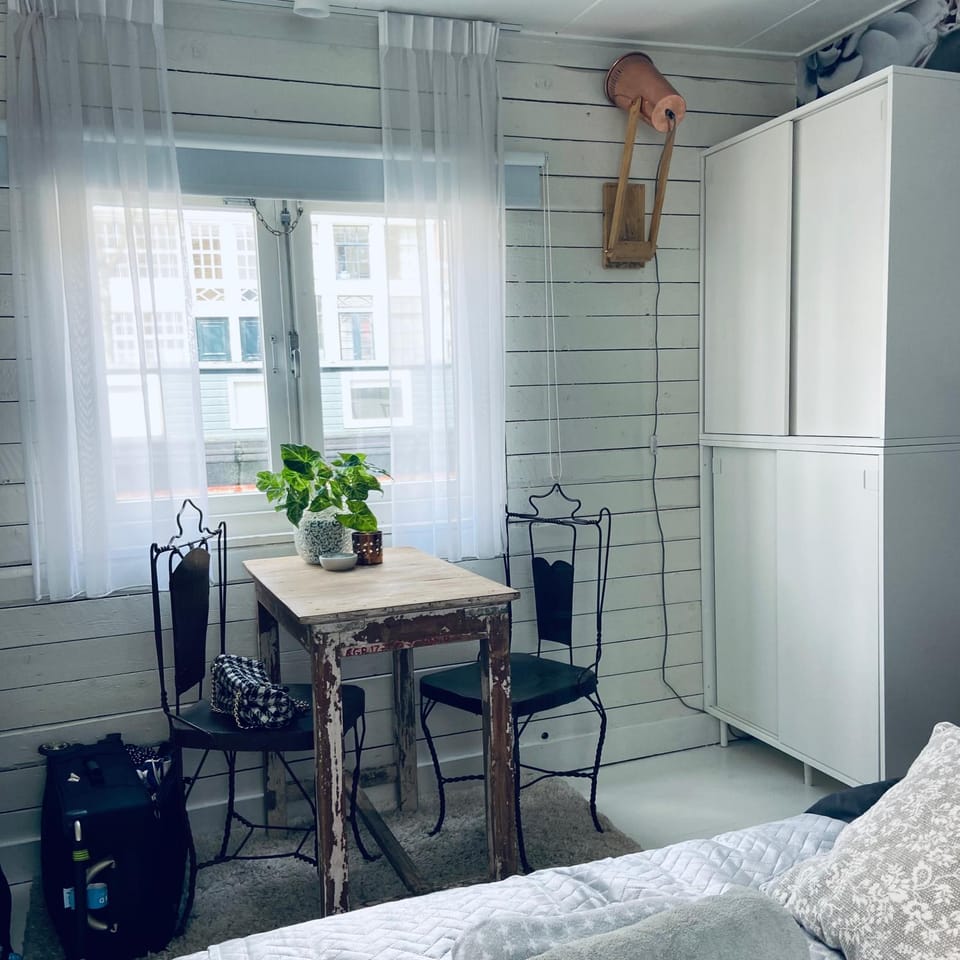 Houseboat Bonnie Bed and Breakfast in Amsterdam