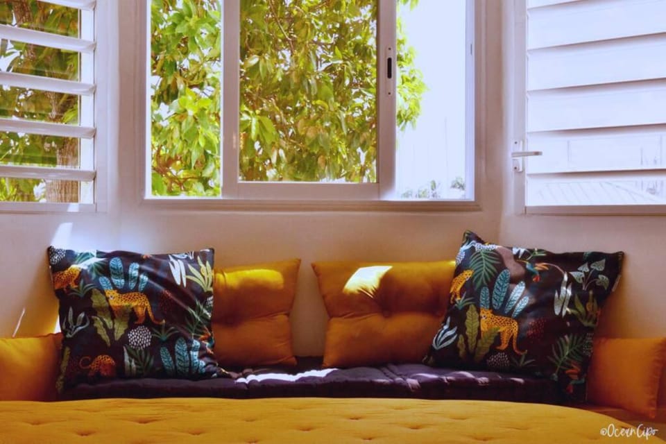 Living room, Garden view