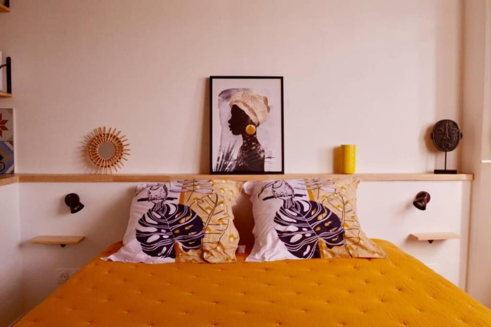 Bed, Decorative detail, Bedroom