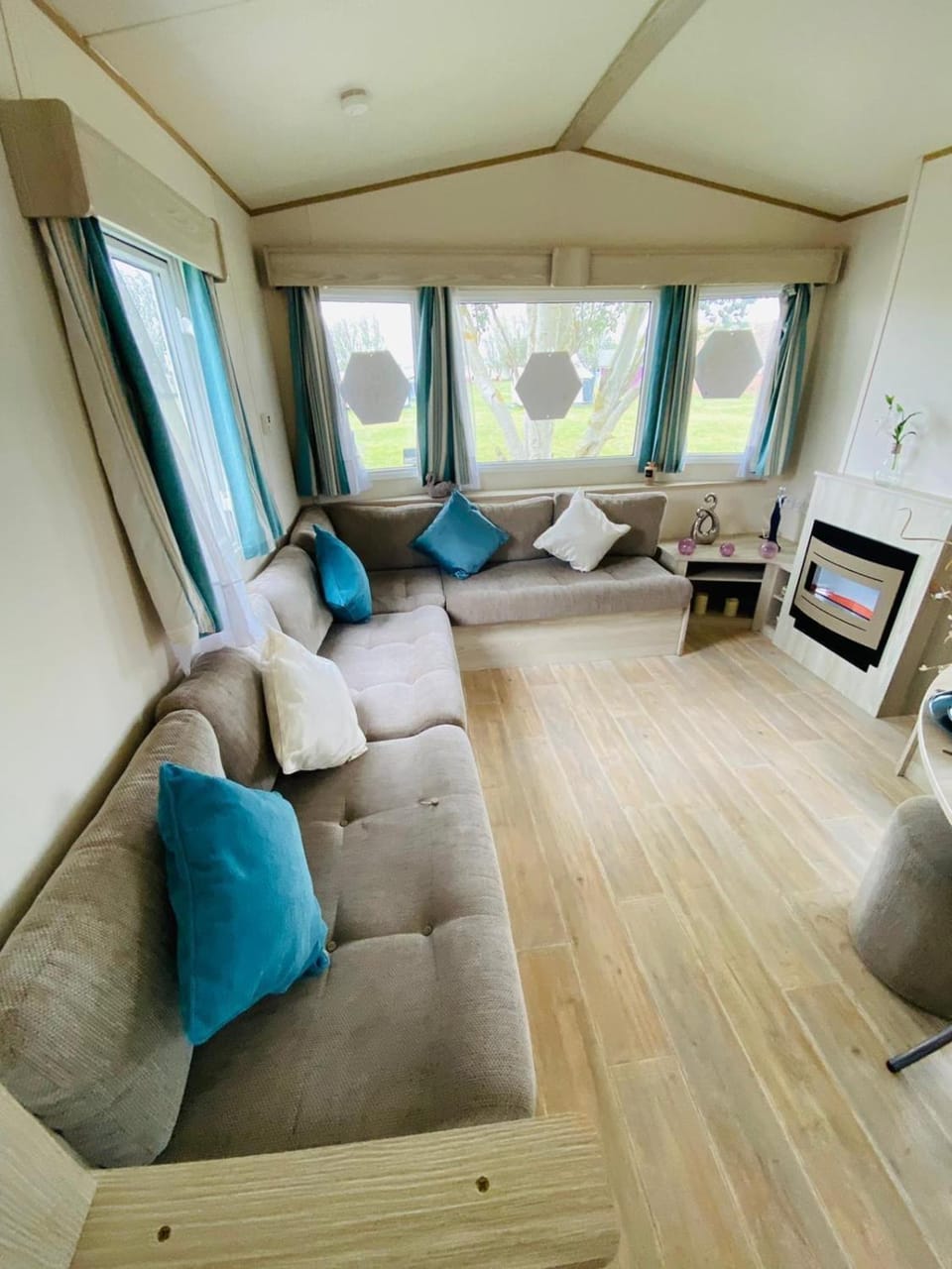 Living room, Photo of the whole room, Seating area