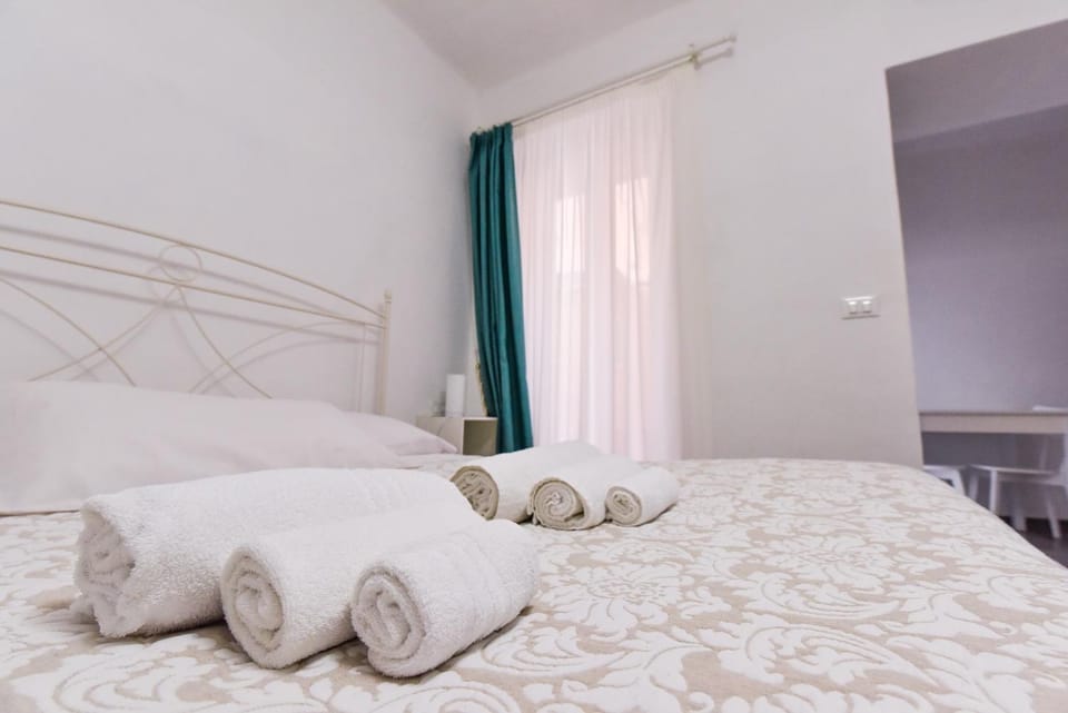 VILLA IRMA Bed and Breakfast in Varigotti