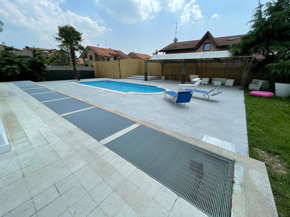 Swimming pool, Swimming pool