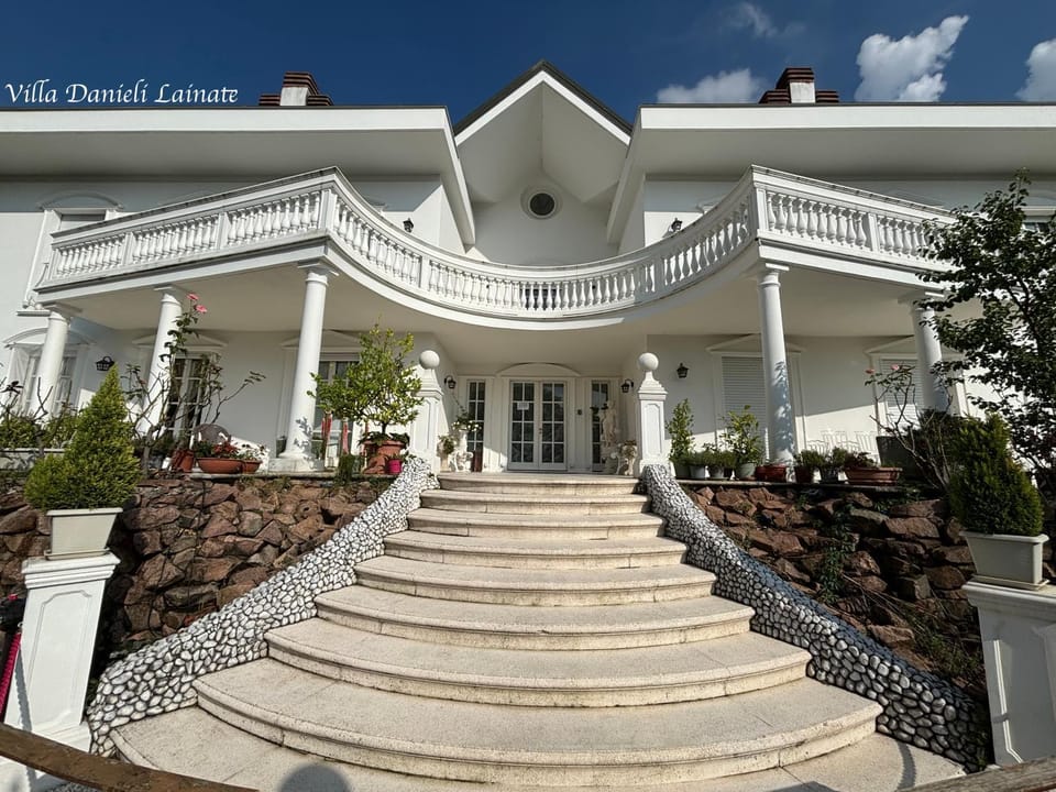 White House Apartment in Lainate