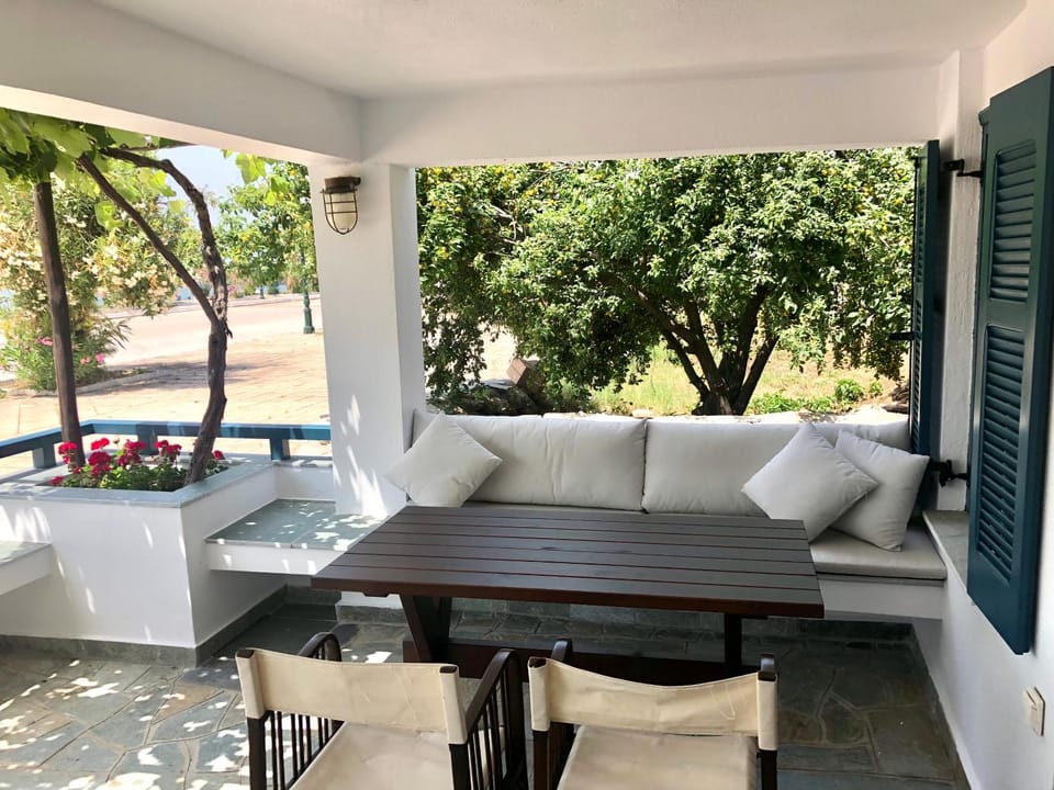 Patio, Seating area