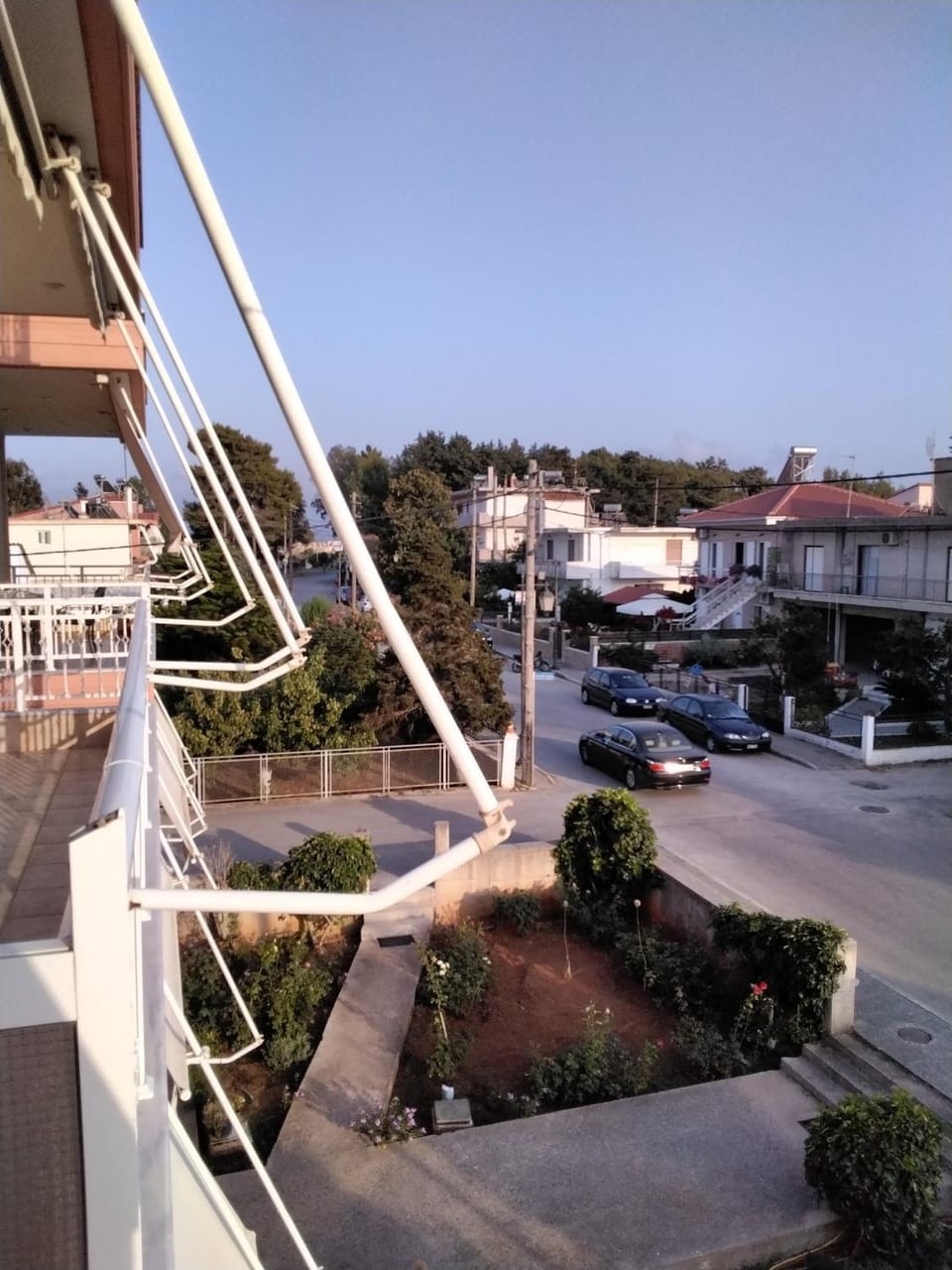 Neighbourhood, Balcony/Terrace