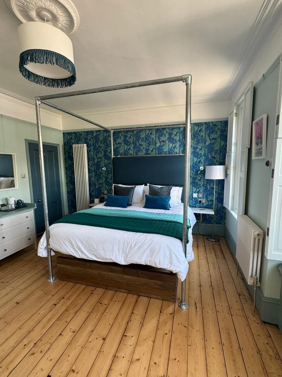 Photo of the whole room