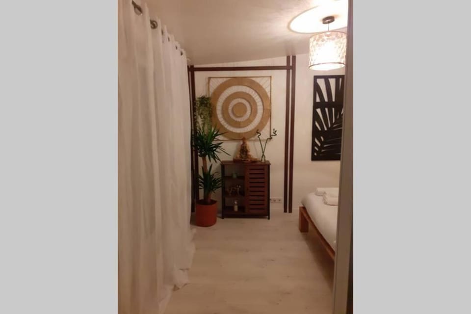 LOVE ROOM OUT OF TIME *JACUZZI* House in Île-de-France