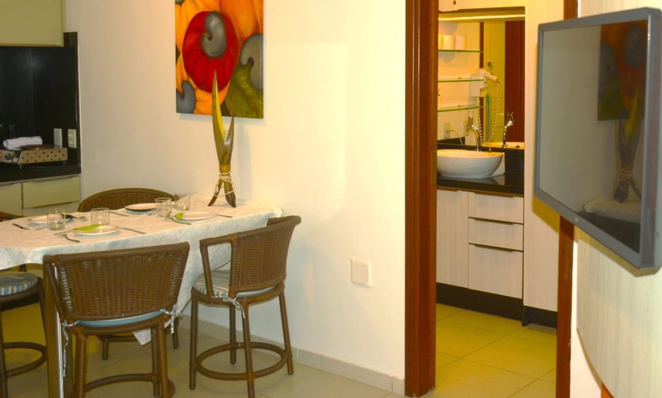 TV and multimedia, Kitchen or kitchenette, Living room, kitchen