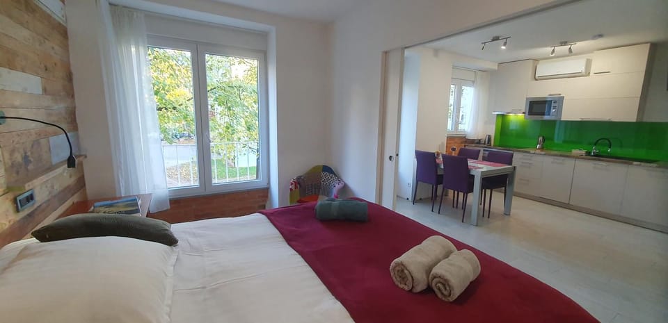 Bed, Bedroom