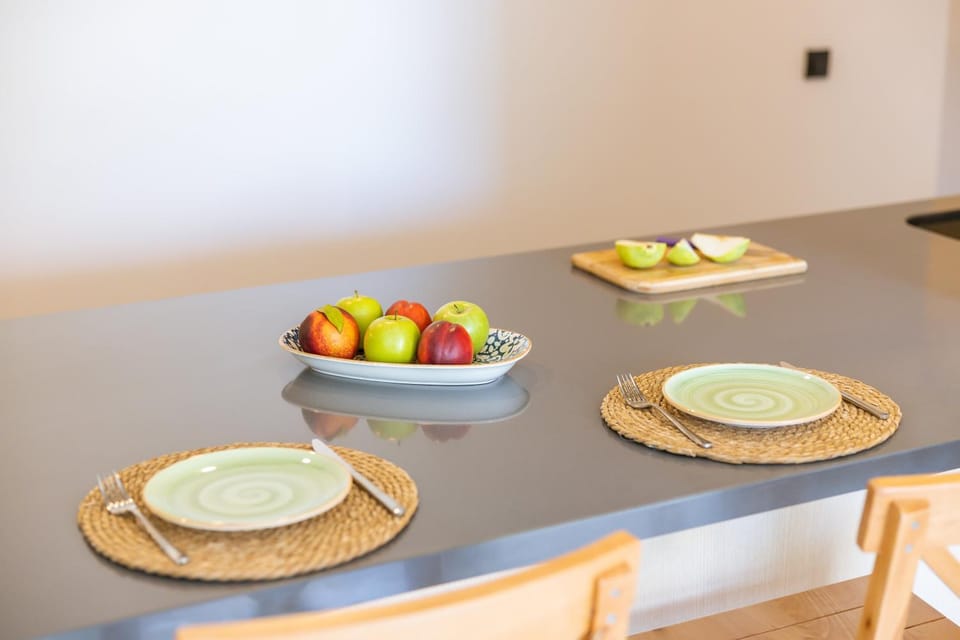 Food and drinks, Dining area, Food
