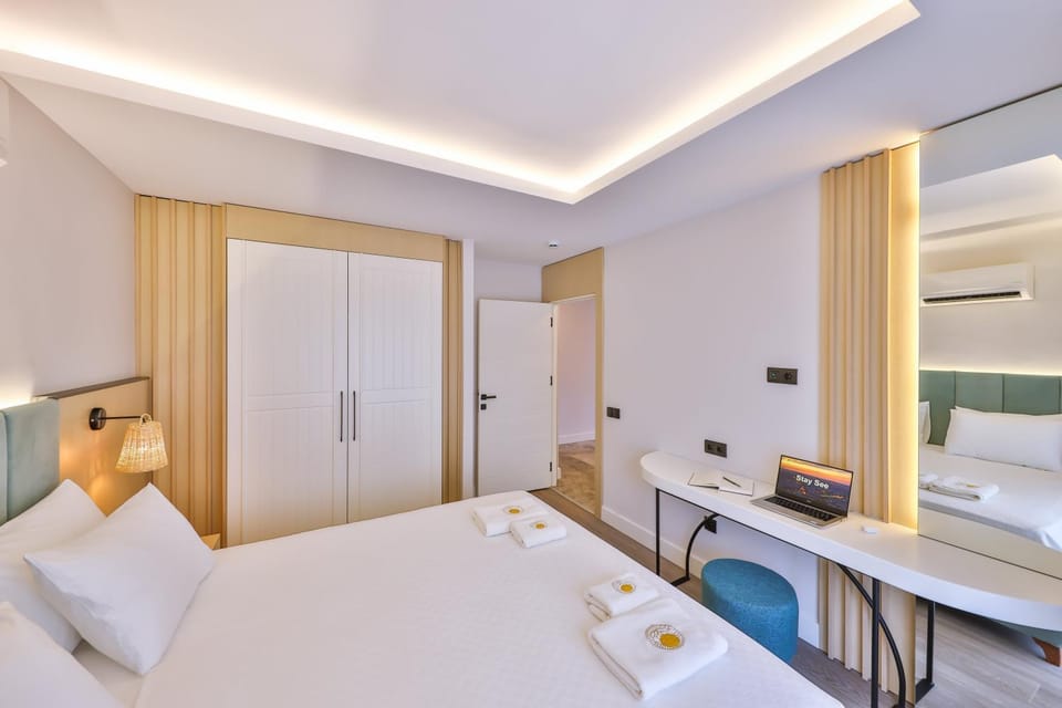 Bed, Photo of the whole room, Bedroom, towels, wardrobe