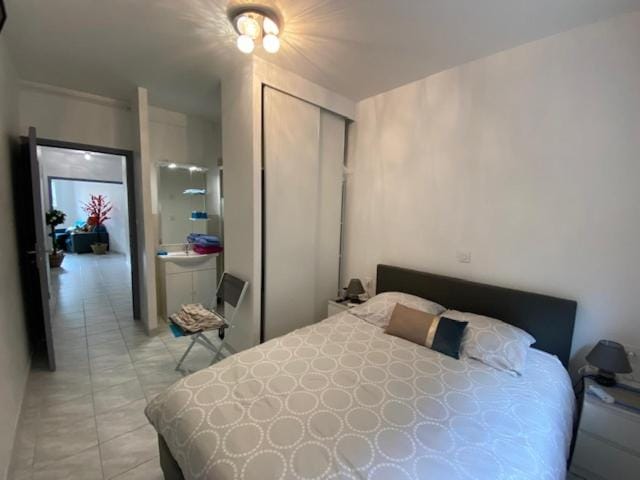 Shower, Bed, Bathroom, Photo of the whole room, Bedroom, wardrobe