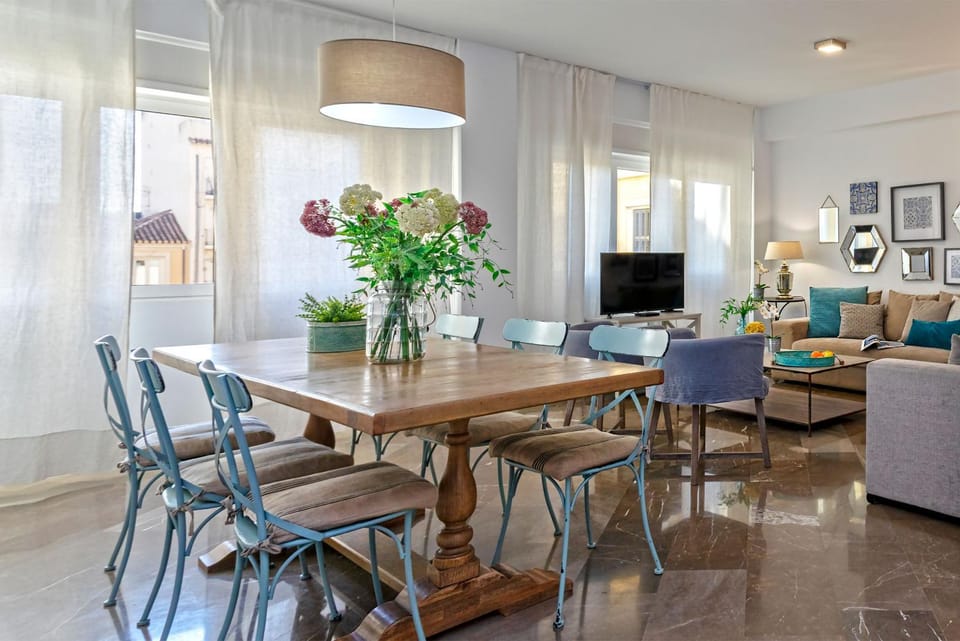Lounge or bar, Dining area