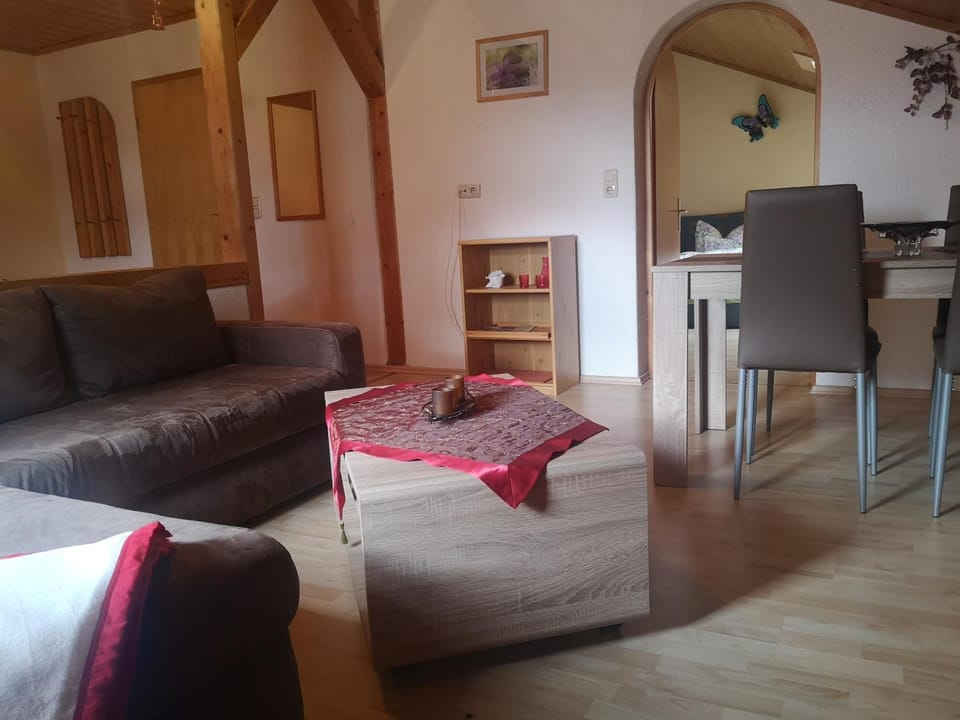 Living room, Photo of the whole room
