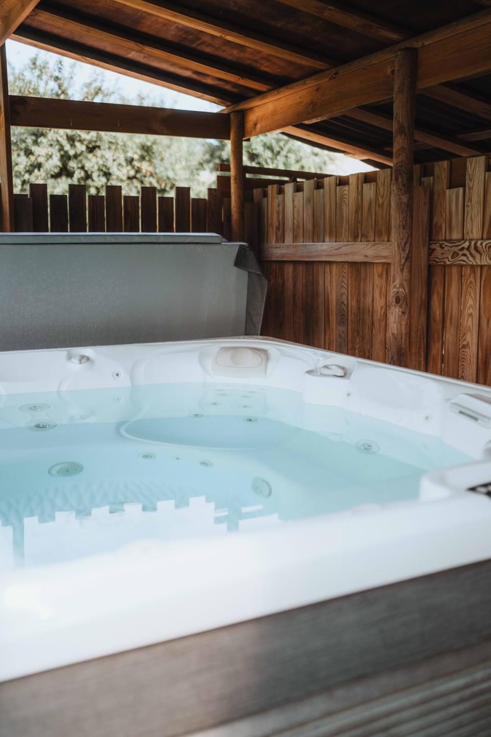 Chalet SALOON avec SPA privatif Bed and Breakfast in Haute-Savoie