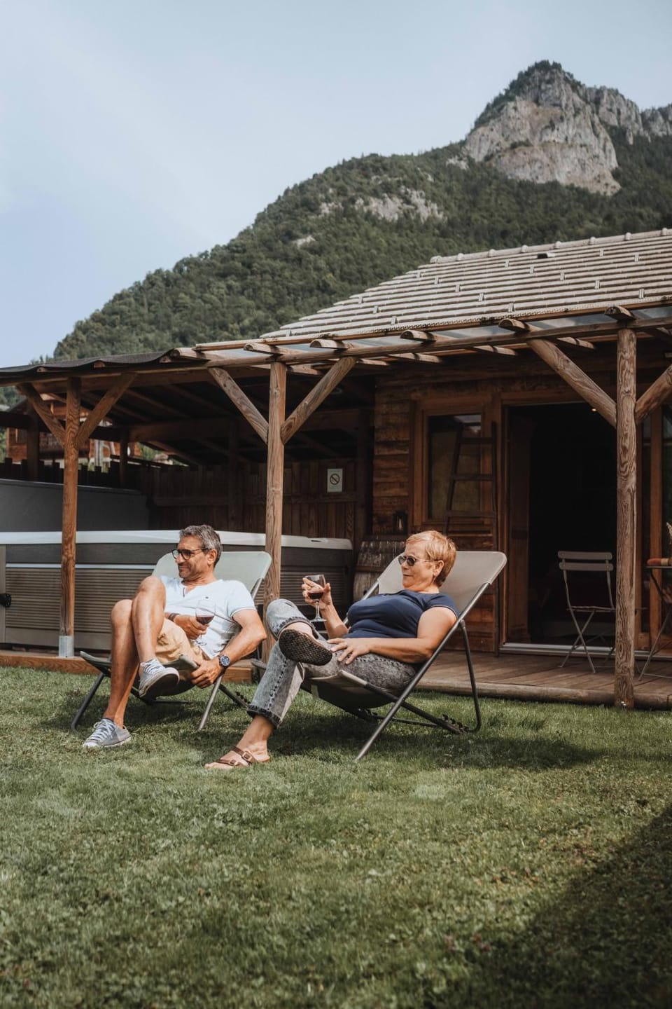 Chalet SALOON avec SPA privatif Bed and Breakfast in Haute-Savoie