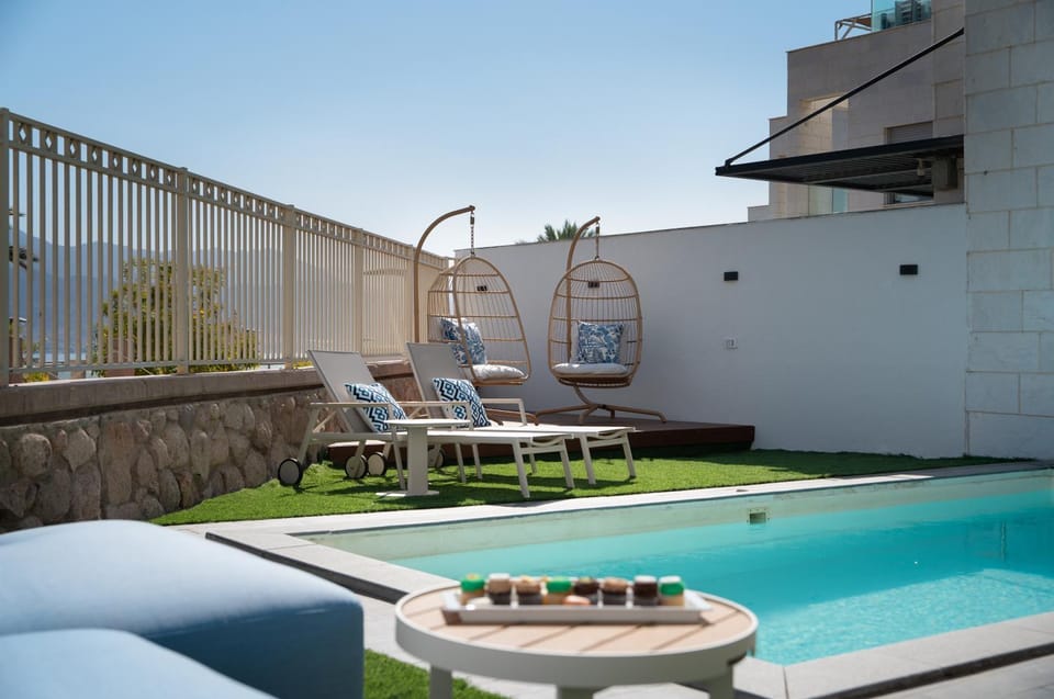 Morning Star-Garden with Private Heated Pool Apartment in Eilat