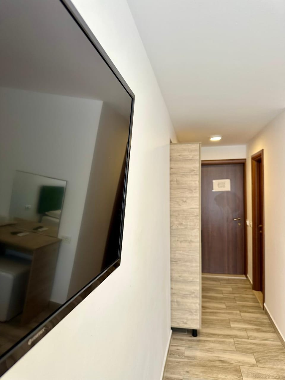 TV and multimedia, Photo of the whole room