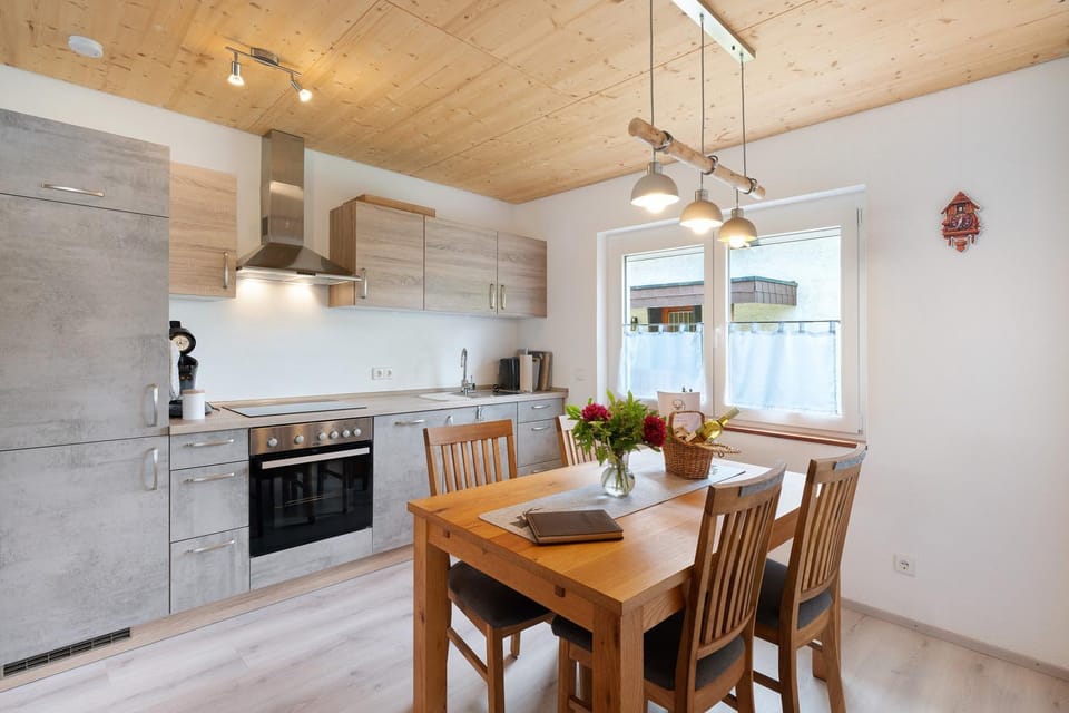 Property building, Kitchen or kitchenette, Living room