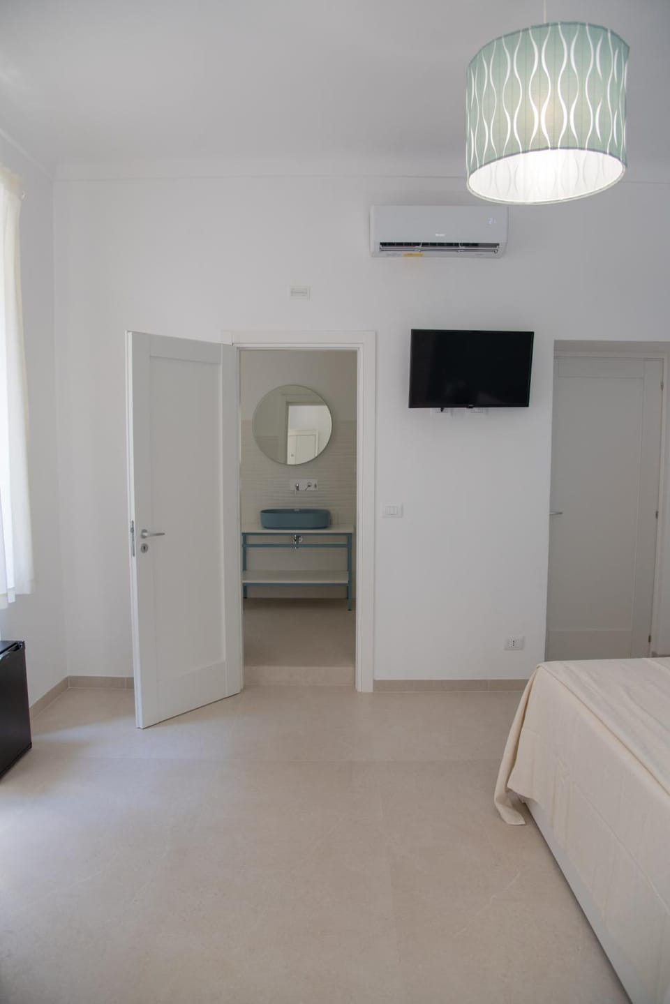 TV and multimedia, Bedroom, air conditioner
