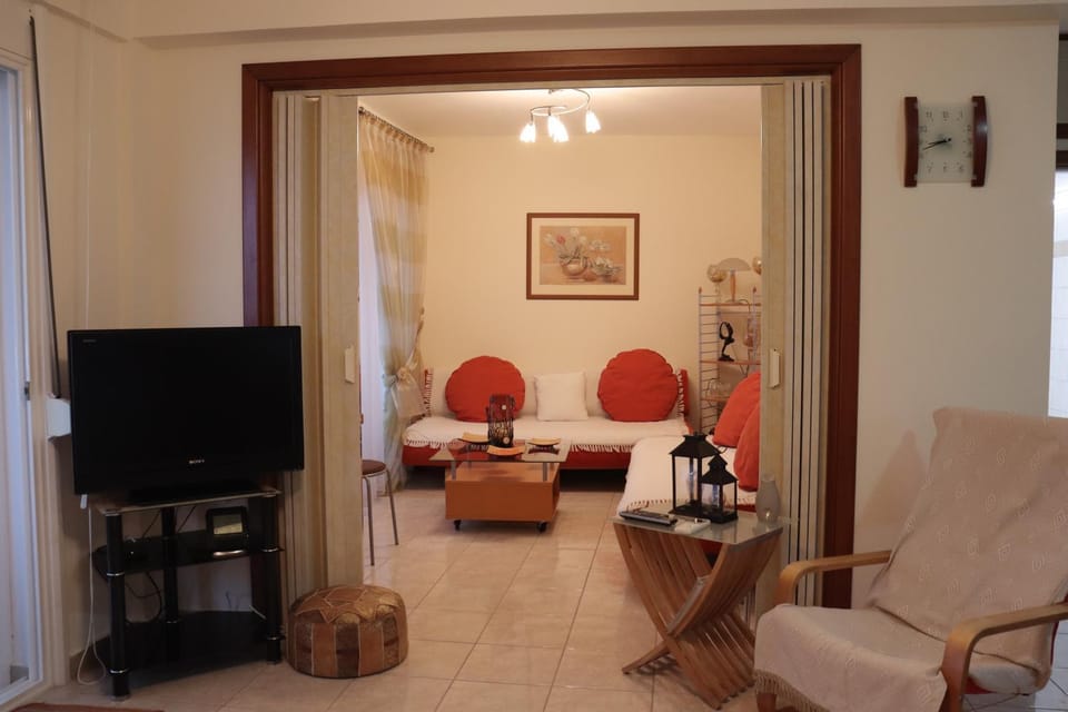 Communal lounge/ TV room, TV and multimedia, Seating area