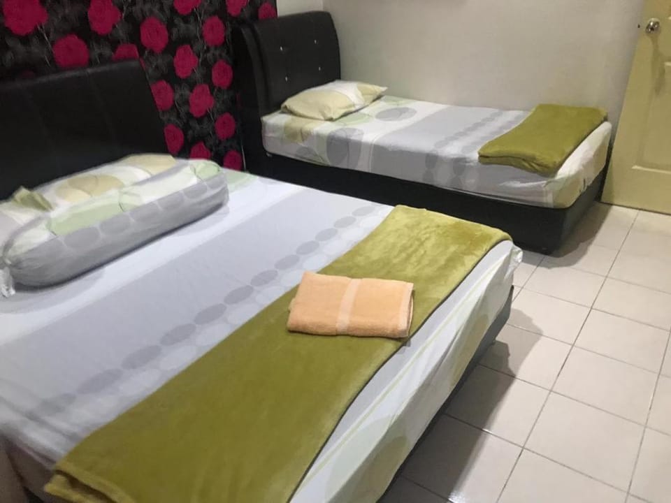 No 96 Nazirin Homestay Lumut Vacation rental in Perak