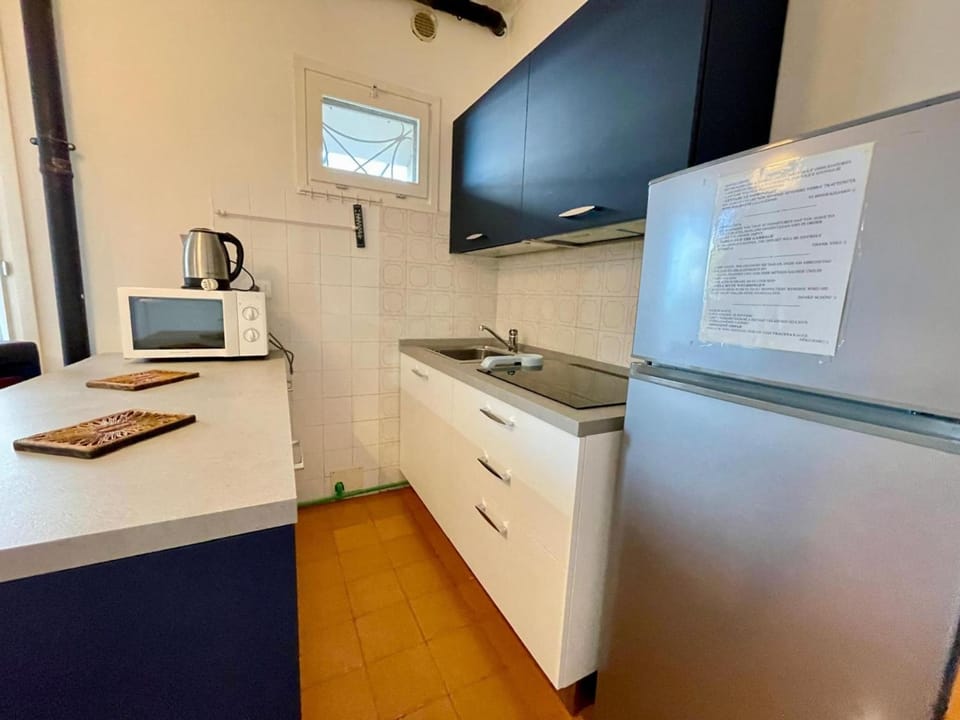 microwave, oven
