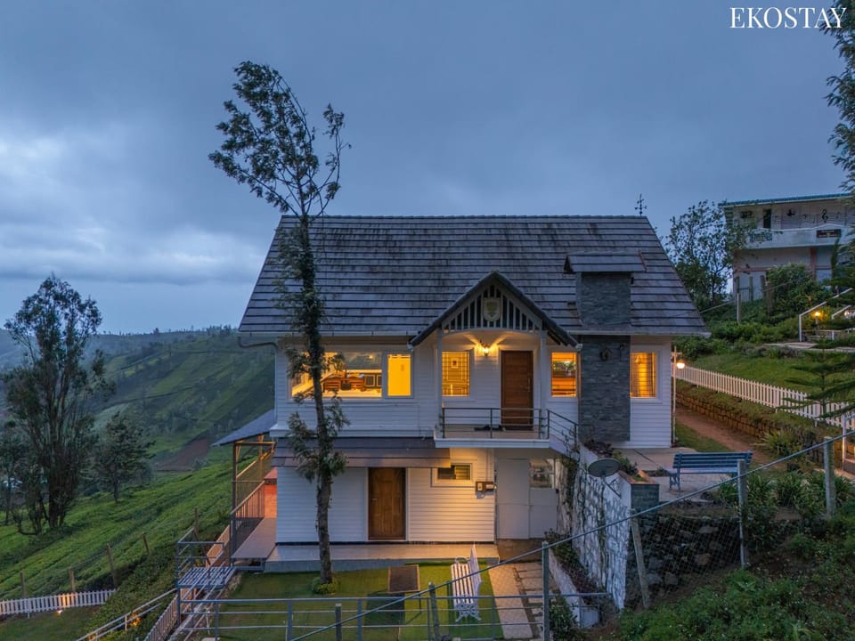 Property building, Day, Natural landscape, Mountain view