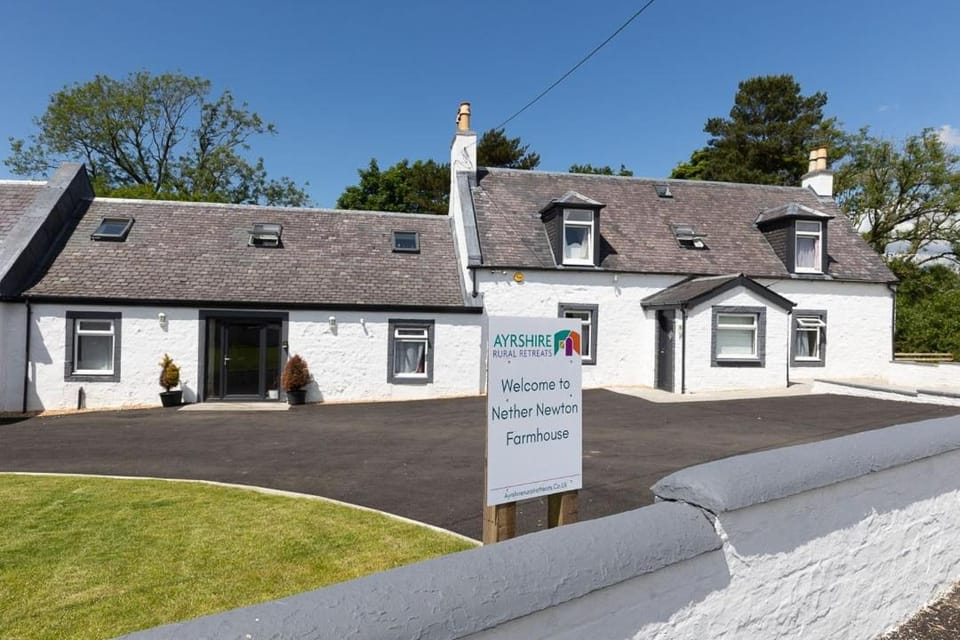 Nether Newton - Sleeps 12, Hottub, Sauna, Private Garden House in England